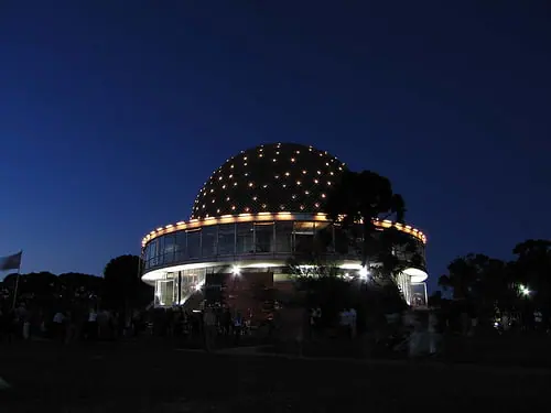 Te invito a escuchar «El futuro del futuro» el domingo 26 en el Planetario